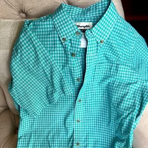 Wrangler button down Shirt size XL BOYS 14/16